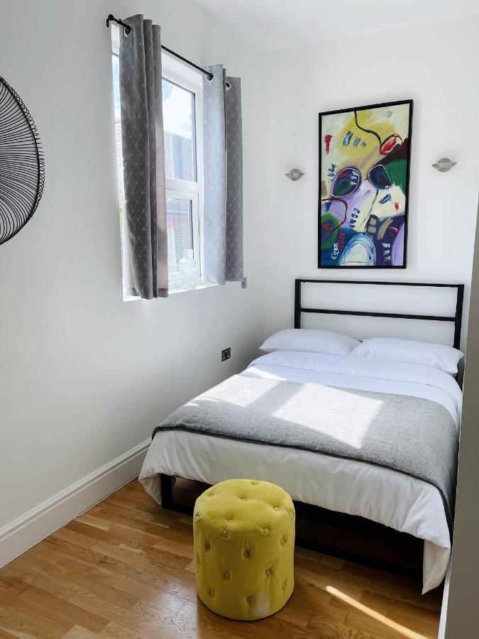 Apartamento Modern And Light 2 Bed Flat In Sw2 Londres Exterior foto