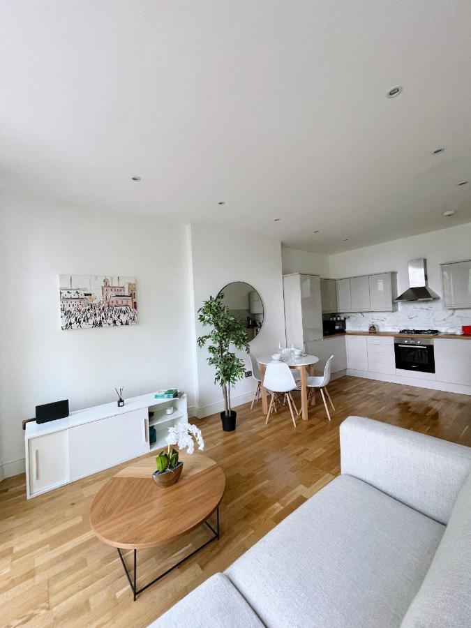 Apartamento Modern And Light 2 Bed Flat In Sw2 Londres Exterior foto